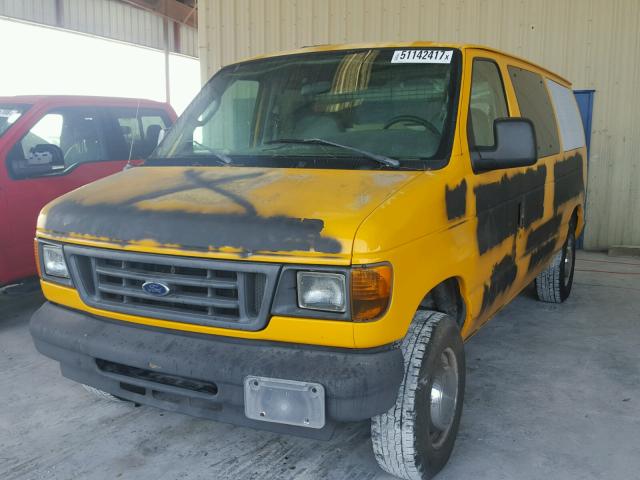 1FTNE24LX5HA12172 - 2005 FORD ECONOLINE YELLOW photo 2