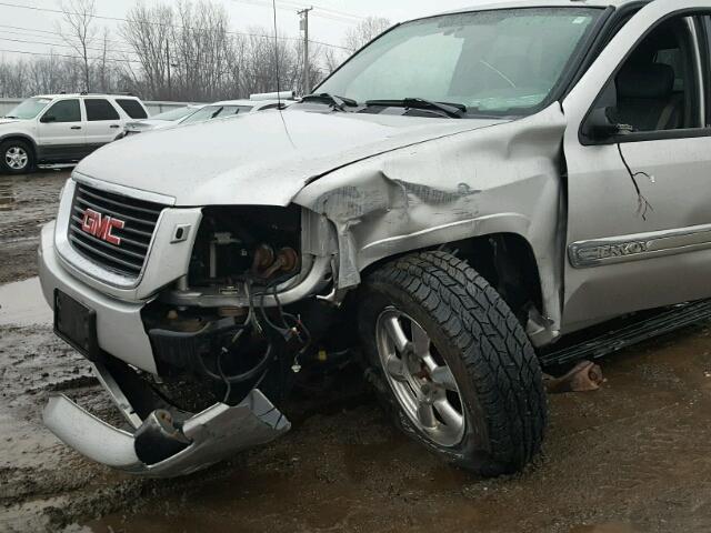 1GKDT13S942341780 - 2004 GMC ENVOY SILVER photo 9