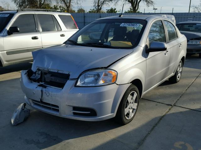 KL1TD5DE4AB102273 - 2010 CHEVROLET AVEO LS SILVER photo 2