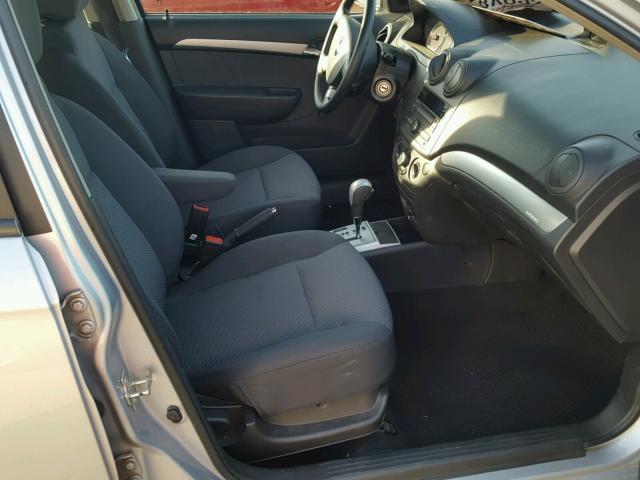 KL1TD5DE4AB102273 - 2010 CHEVROLET AVEO LS SILVER photo 5
