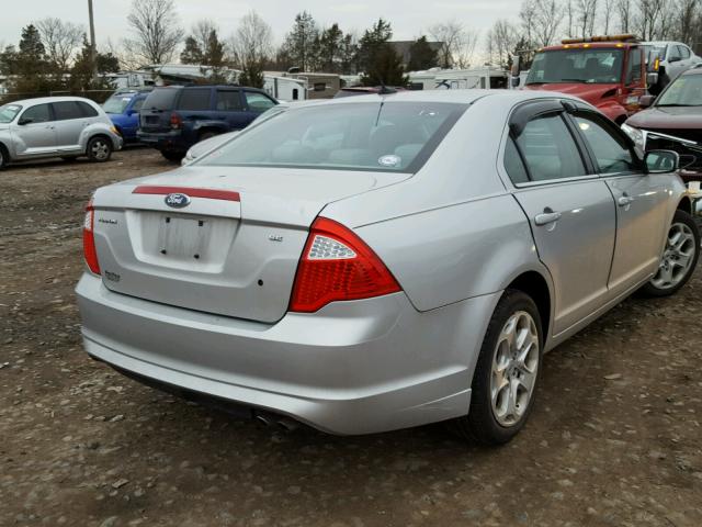 3FAHP0HA5AR386658 - 2010 FORD FUSION SE SILVER photo 4