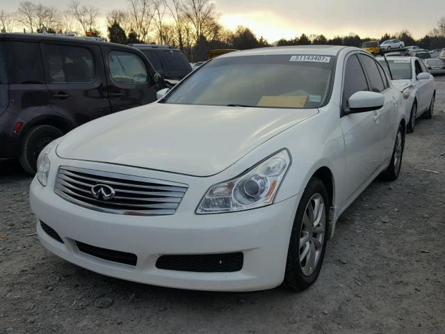 JNKCV61E79M306841 - 2009 INFINITI G37 BASE WHITE photo 2