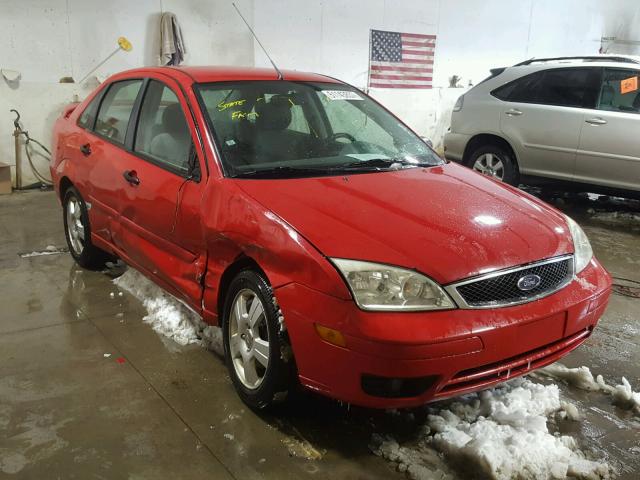 1FAFP34N95W272425 - 2005 FORD FOCUS ZX4 RED photo 1