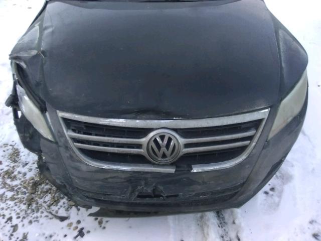 WVGBV7AX4BW552434 - 2011 VOLKSWAGEN TIGUAN S BLACK photo 7