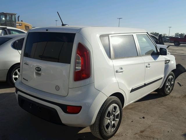 KNDJT2A52C7441724 - 2012 KIA SOUL WHITE photo 4