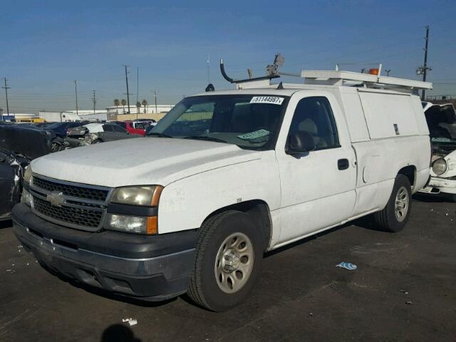 3GCEC14X86G253405 - 2006 CHEVROLET SILVERADO WHITE photo 2