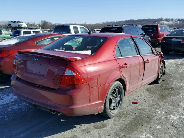 3FAHP0HA9AR233572 - 2010 FORD FUSION SE RED photo 4