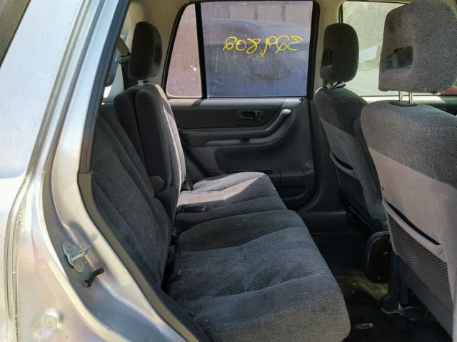 JHLRD28441C005607 - 2001 HONDA CR-V LX SILVER photo 6