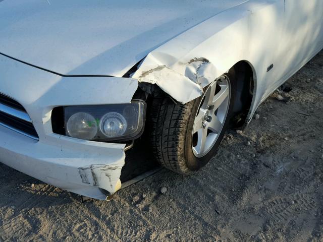 2B3KA33V39H573872 - 2009 DODGE CHARGER SX WHITE photo 9