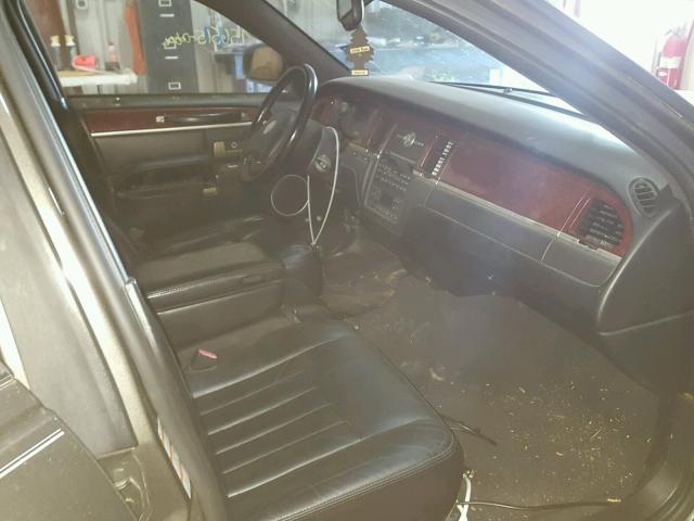1LNHM81W64Y639477 - 2004 LINCOLN TOWN CAR E BROWN photo 5
