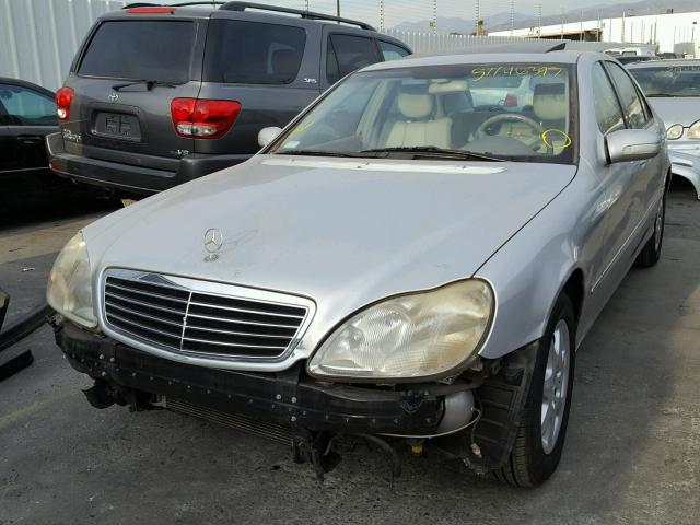 WDBNG75J4YA115295 - 2000 MERCEDES-BENZ S 500 SILVER photo 2