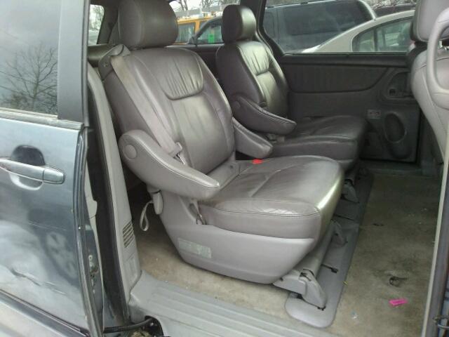 5TDBA22C46S072799 - 2006 TOYOTA SIENNA XLE GRAY photo 6