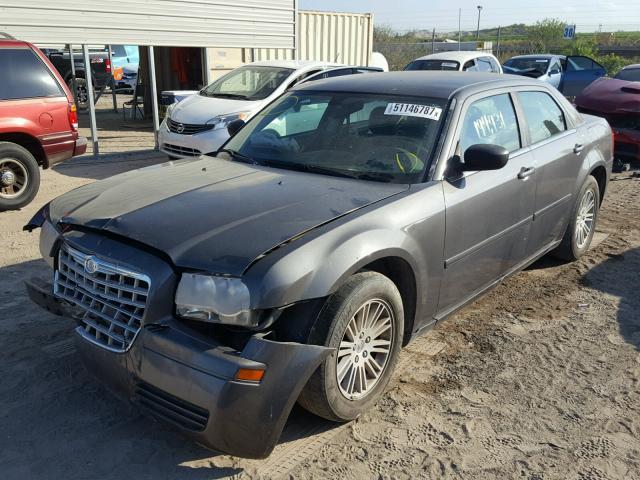 2C3LA43R48H210415 - 2008 CHRYSLER 300 LX SILVER photo 2