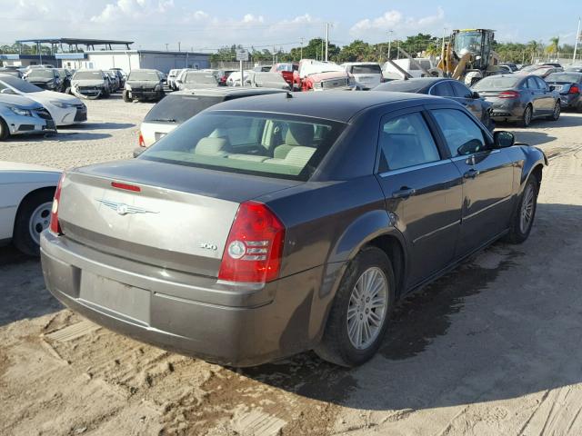 2C3LA43R48H210415 - 2008 CHRYSLER 300 LX SILVER photo 4