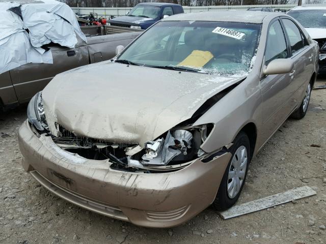 4T1BE32K55U049457 - 2005 TOYOTA CAMRY LE TAN photo 2