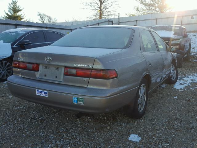 4T1BF22K7XU088772 - 1999 TOYOTA CAMRY LE GRAY photo 4