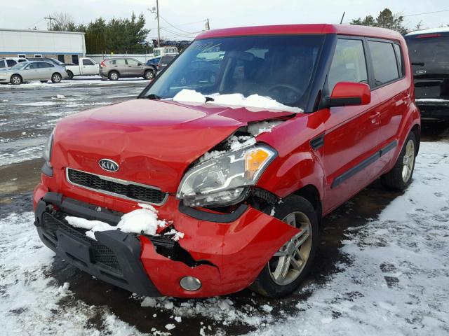 KNDJT2A20B7332943 - 2011 KIA SOUL + RED photo 2