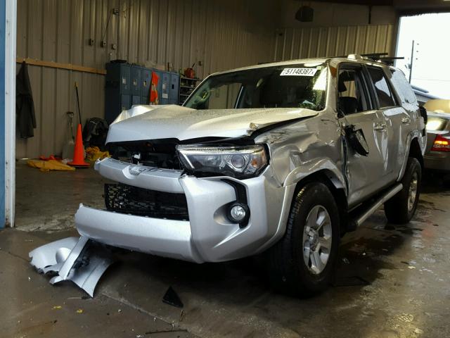 JTEBU5JR9G5373179 - 2016 TOYOTA 4RUNNER SR SILVER photo 2