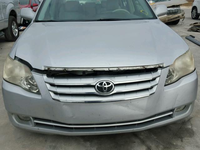 4T1BK36B85U027844 - 2005 TOYOTA AVALON XL SILVER photo 9