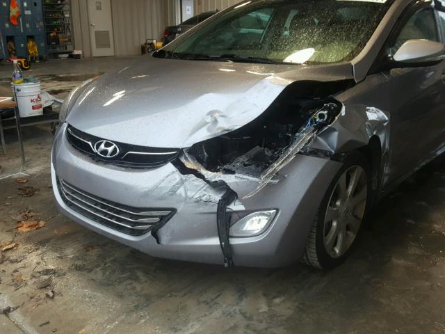 KMHDH4AE5DU598530 - 2013 HYUNDAI ELANTRA GL SILVER photo 9