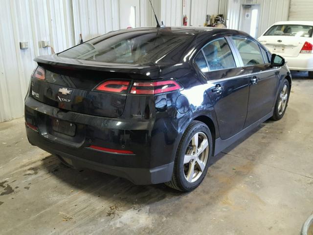 1G1RD6E49DU126021 - 2013 CHEVROLET VOLT BLACK photo 4