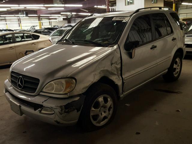 4JGAB57E85A526824 - 2005 MERCEDES-BENZ ML 350 SILVER photo 2