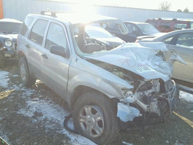 1FMYU93114KA95738 - 2004 FORD ESCAPE XLT SILVER photo 1