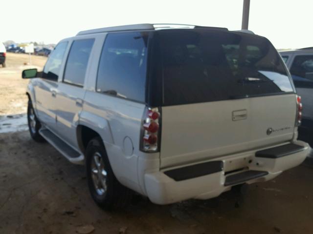 1GYEK13R2YR128970 - 2000 CADILLAC ESCALADE WHITE photo 3