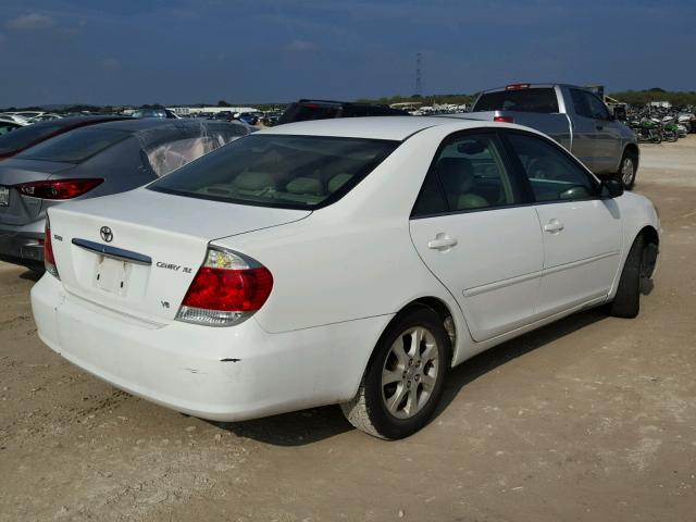 4T1BF32K35U613958 - 2005 TOYOTA CAMRY LE WHITE photo 4