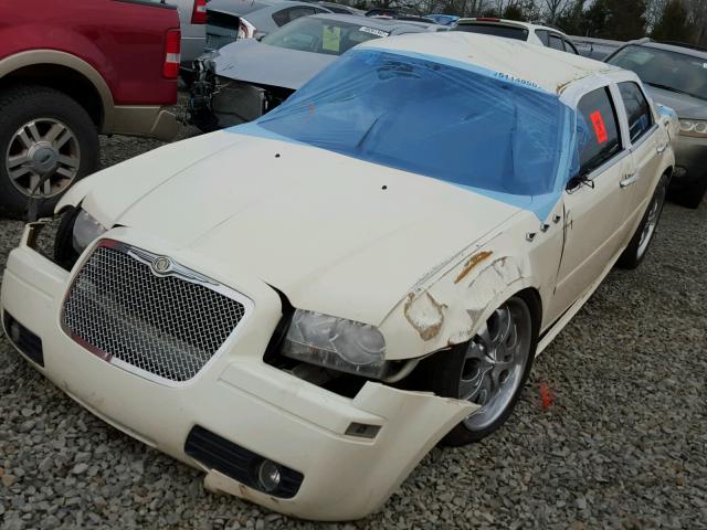 2C3LA43R96H281798 - 2006 CHRYSLER 300 WHITE photo 2