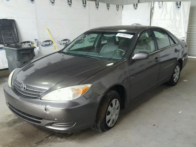 4T1BE32K23U722878 - 2003 TOYOTA CAMRY LE GRAY photo 2