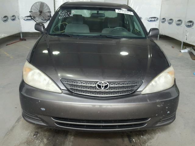 4T1BE32K23U722878 - 2003 TOYOTA CAMRY LE GRAY photo 9