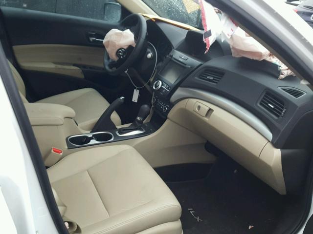 19UDE2F79HA002016 - 2017 ACURA ILX PREMIU WHITE photo 5