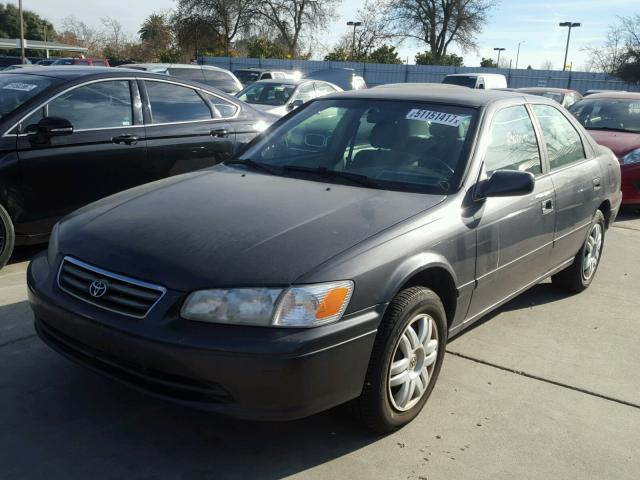 4T1BF22K9YU944011 - 2000 TOYOTA CAMRY LE ნაცრისფერი ფოტო 2