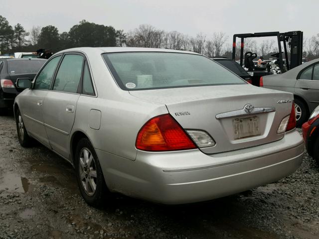 4T1BF28B7YU093947 - 2000 TOYOTA AVALON XL SILVER photo 3