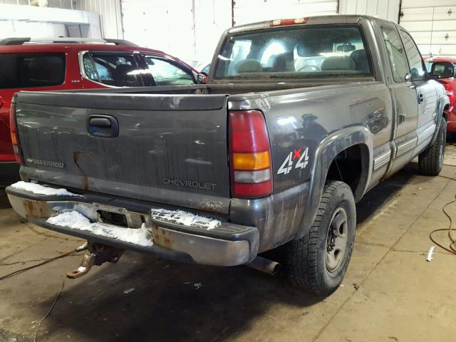 1GCGK29U4YE340146 - 2000 CHEVROLET SILVERADO GRAY photo 4