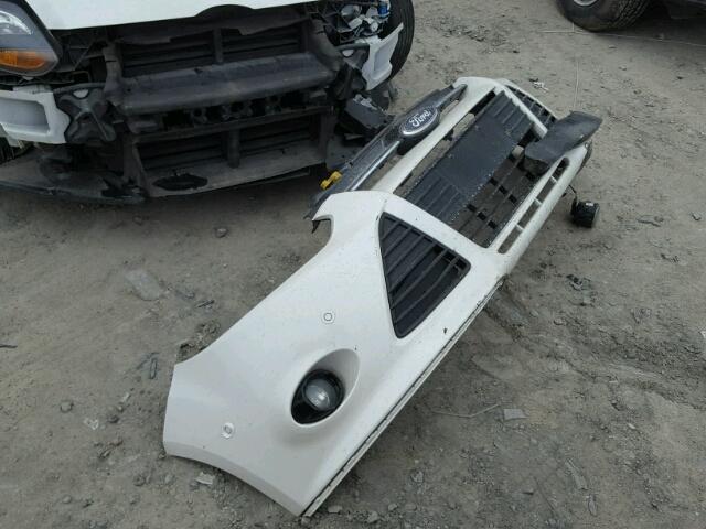 1FAHP3J27CL355000 - 2012 FORD FOCUS TITA WHITE photo 9