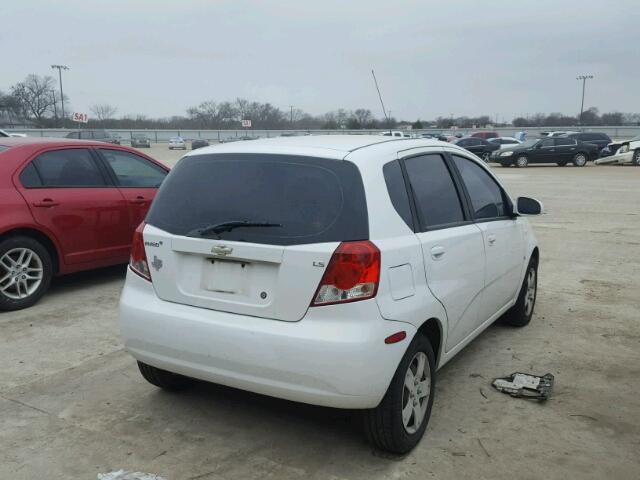 KL1TD66627B706540 - 2007 CHEVROLET AVEO BASE WHITE photo 4