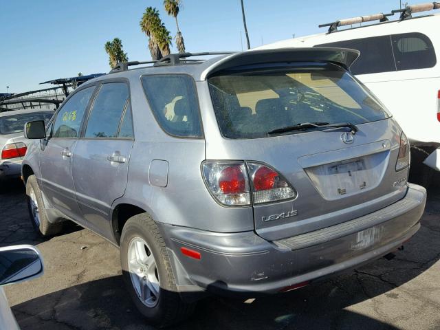 JTJGF10UX10099981 - 2001 LEXUS RX 300 SILVER photo 3