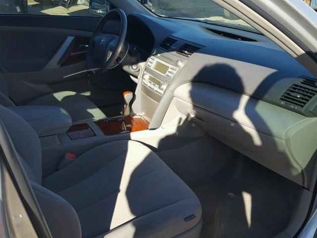 4T1BE46K69U334092 - 2009 TOYOTA CAMRY BASE SILVER photo 5