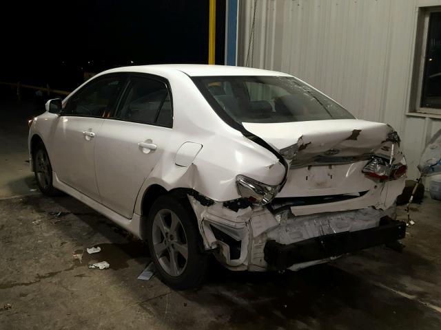 2T1BU4EE9BC677503 - 2011 TOYOTA COROLLA BA WHITE photo 3