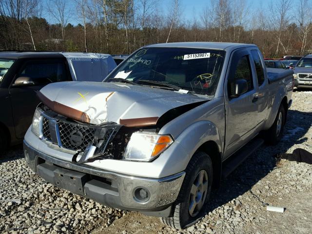 1N6AD06W78C414355 - 2008 NISSAN FRONTIER K SILVER photo 2