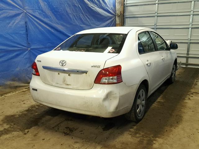 JTDBT923071006994 - 2007 TOYOTA YARIS WHITE photo 4