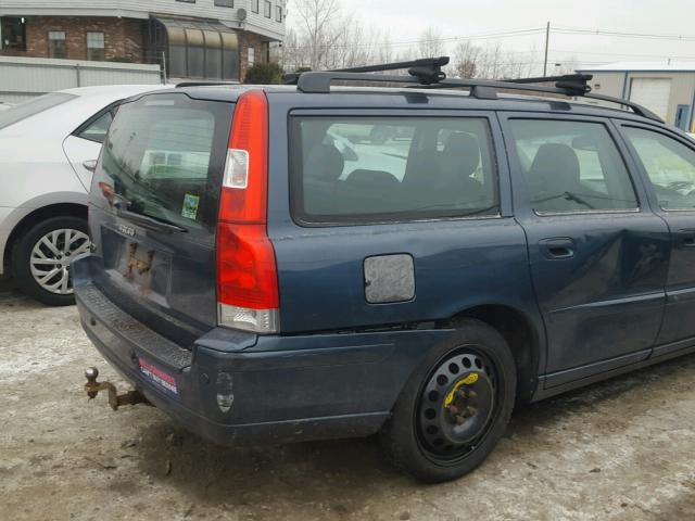 YV1SW612152473213 - 2005 VOLVO V70 BLUE photo 9