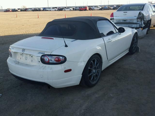 JM1NC25F160118945 - 2006 MAZDA MX-5 MIATA WHITE photo 4