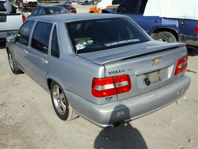 YV1LS5340W3420300 - 1998 VOLVO S70 T5 TUR SILVER photo 3