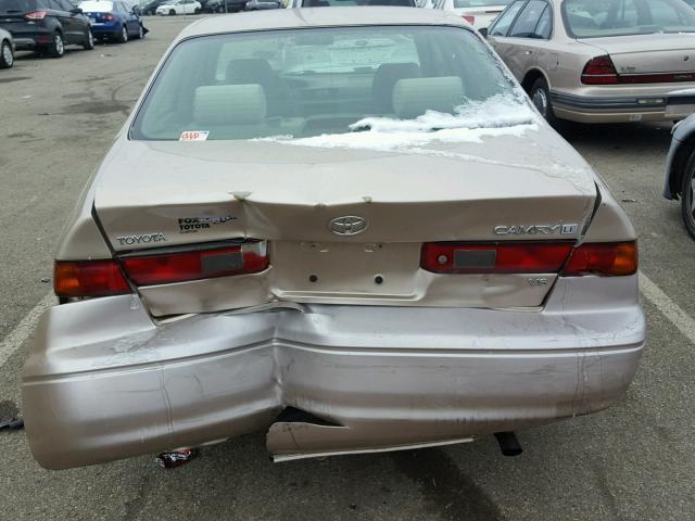 4T1BF22K5WU070737 - 1998 TOYOTA CAMRY CE BROWN photo 9