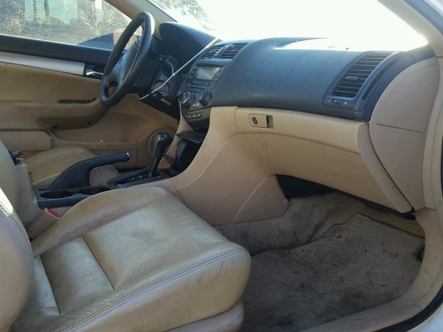 1HGCM72565A024020 - 2005 HONDA ACCORD LX WHITE photo 5