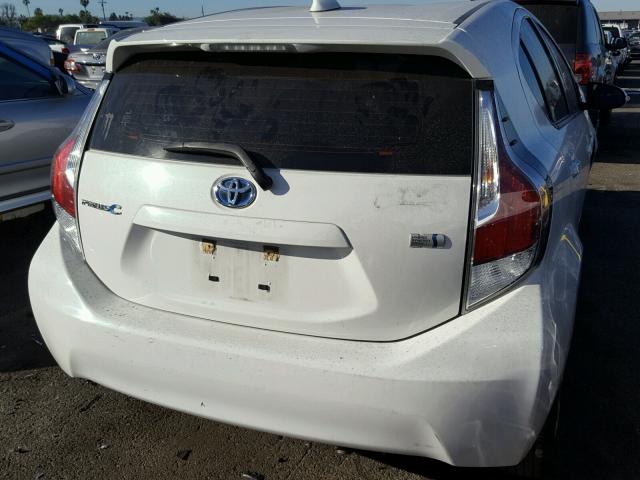 JTDKDTB35F1582654 - 2015 TOYOTA PRIUS C WHITE photo 4