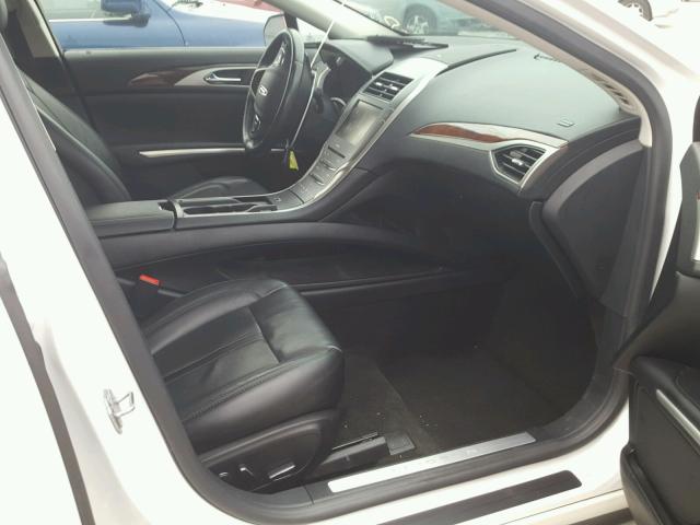 3LN6L2JK7GR624834 - 2016 LINCOLN MKZ Սպիտակ լուսանկար 5